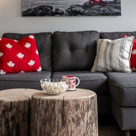 Lovely 2 Bedroom Suite Steps From The Beach Victoria Eksteriør billede